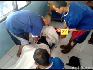 Jalani Reka Ulang, 5 Pelaku Pembunuhan ABG di Tegal Cengengesan Jalani Reka Ulang, 5 Pelaku Pembunuhan ABG di Tegal Cengengesan