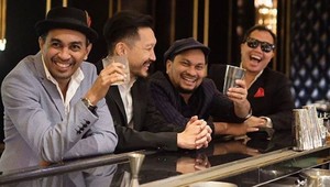 Menikahi Mutia Ayu, Ini Momen Bahagia Glenn Fredly Kala Makan Bareng Sahabat