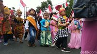 Serunya Pawai Alegoris di Kota Banjar