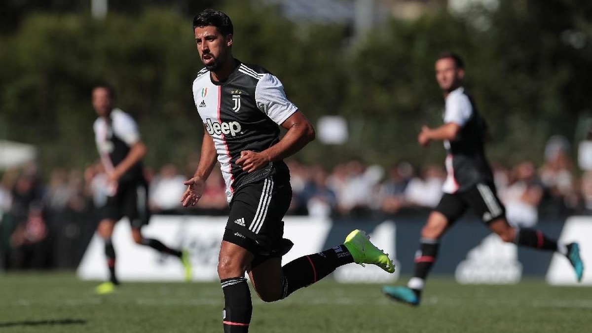 Sami Khedira menolak untuk dijual Juventus. (Foto: Emilio Andreoli/Getty Images)