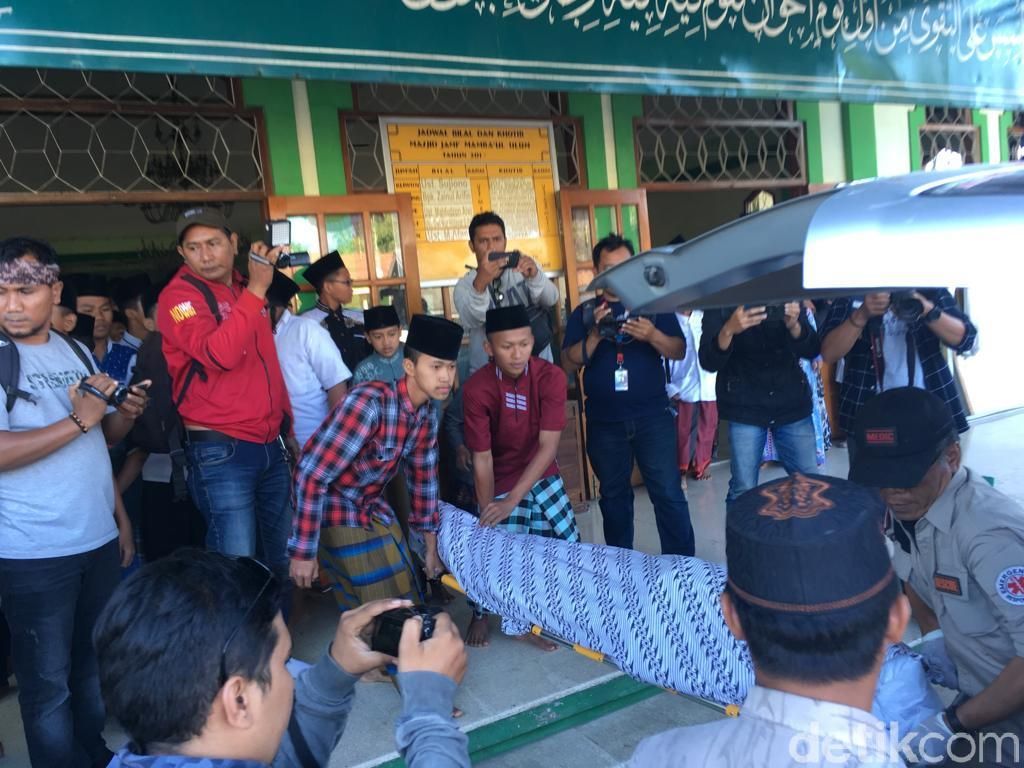 Santri Tewas Dianiaya Senior, Pengurus Ponpes: Korban Jatuh dari Lantai Dua Santri Tewas Dianiaya Senior, Pengurus Ponpes: Korban Jatuh dari Lantai Dua