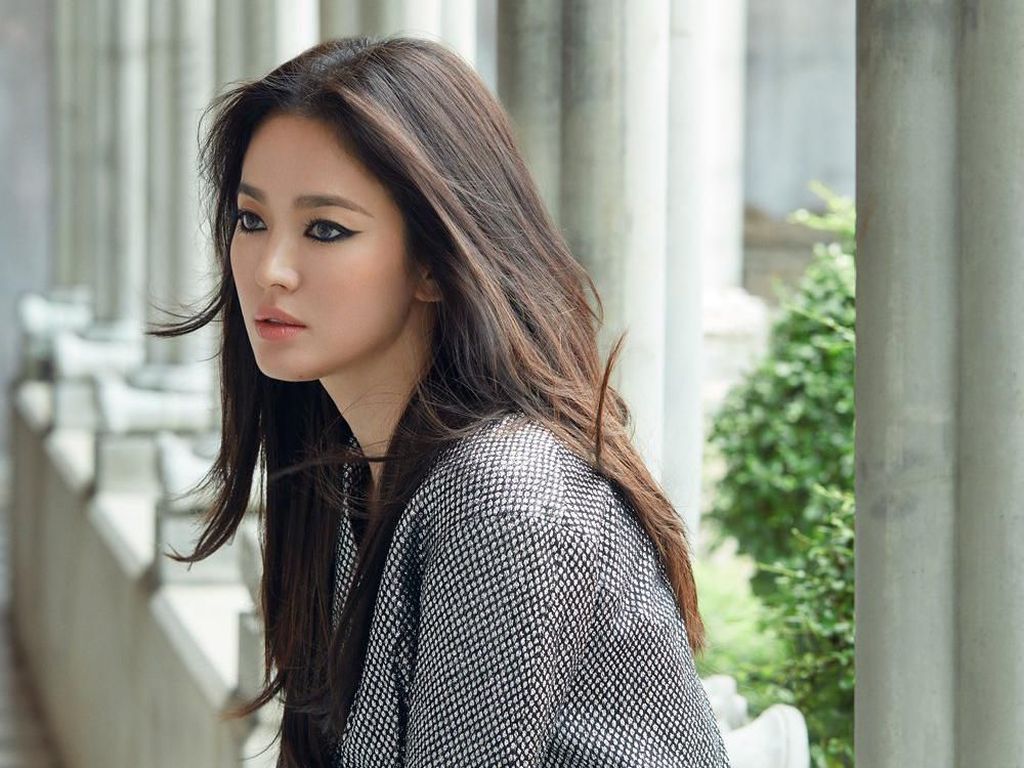 Masih Kepoin Mantan, Song Hye Kyo Belum Terima Kenyataan? Masih Kepoin Mantan, Song Hye Kyo Belum Terima Kenyataan?