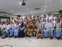 Wali Kota, KPU dan Bawaslu Depok Sosialisasikan Politik ke Siswa SMA