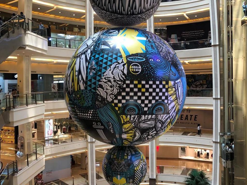Balon Raksasa Monster Darbotz Mejeng di Lobi Mal Balon Raksasa Monster Darbotz Mejeng di Lobi Mal