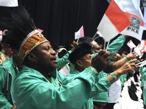 Aklamasi dan Regenerasi Partai