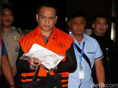Tangan Diborgol, Jaksa Pengawal Anggaran Ditahan KPK