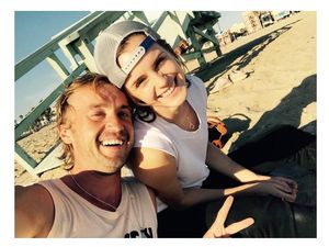 Tom Felton Bicara soal Rumor Hubungan Asmara dengan Emma Watson Tom Felton Bicara soal Rumor Hubungan Asmara dengan Emma Watson