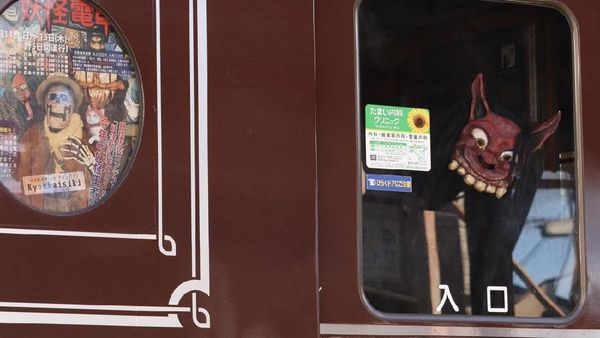Foto: Penampakan Kereta Hantu di Jepang