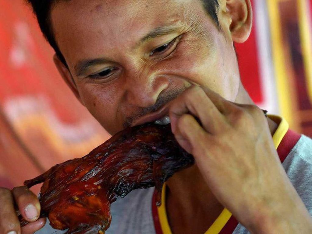 Tikus Jadi Camilan Sekaligus Bekal Makanan Murah di Kamboja Tikus Jadi Camilan Sekaligus Bekal Makanan Murah di Kamboja