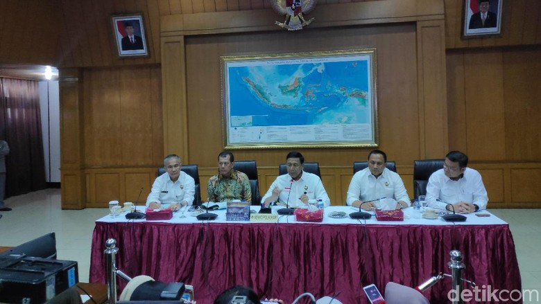 Wiranto: Penegakan Hukum terhadap Pembakar Hutan Kurang Tegas