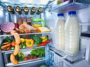 Waspada Banjir! 7 Makanan untuk Stok Musim Hujan Ini Harus Ada di Dapur