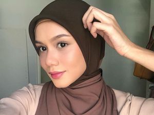 Artis Malaysia Ini Diprotes Netizen Karena Terlalu Seksi