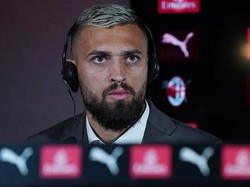 Bek AC Milan Leo Duarte Positif Virus Corona