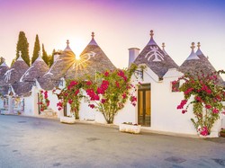 Alberobello, Desa Kurcaci Instagramable Warisan Dunia UNESCO