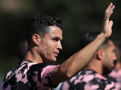 Ronaldo Sudah Keren Bantu Selamatkan Amazon, tapi Fotonya Itu Lho...