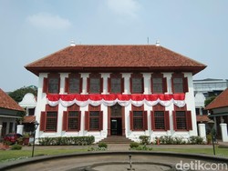Wisata Sejarah Vintage ke Gedung Lama Arsip Nasional RI