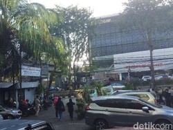 Usai Bertemu Manajemen, Massa Eks Karyawan Sevel Tertib Bubarkan Diri