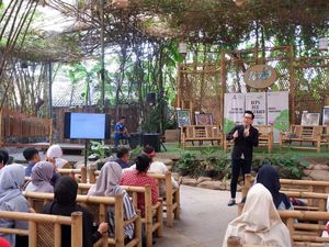Pegawai Saung Angklung Udjo Bandung Kini Jadi Pedagang-Bertani