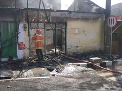 Dua Rumah di Kediri Hangus Terbakar, Api Diduga dari Korsleting