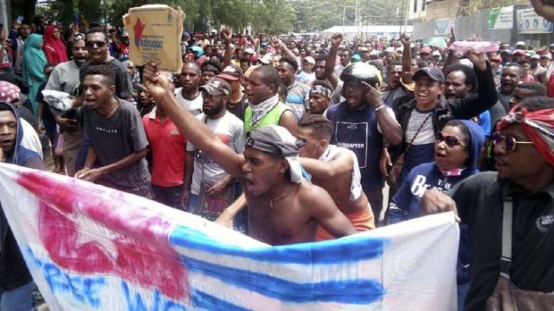 Aksi massa juga terjadi di Sorong, Papua Barat, hari ini.