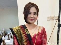 Gadis Cantik Ini Anggota DPRD Termuda di Kota Kediri