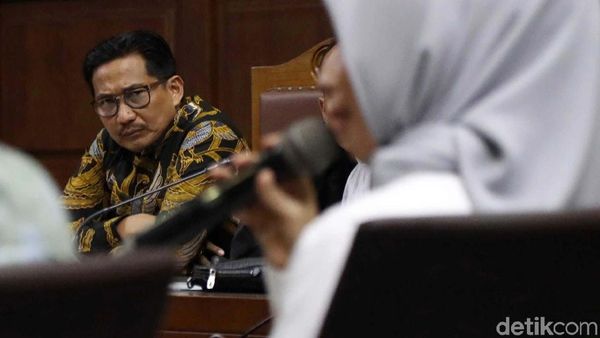 Ekspresi Bowo Sidik Saat Dengarkan BAP Asty Winasti