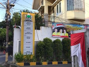 Molotov Mejan di Kantor DPP Golkar