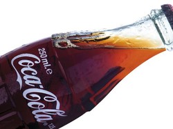 Siap-siap! 4.000 Karyawan Coca-Cola Bakal Kena PHK