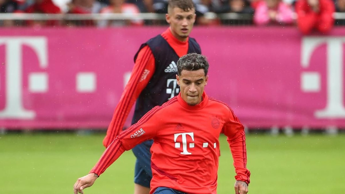 Kondisi Philippe Coutinho tidak fit untuk laga Schalke vs Bayern Munich (Foto: Michael Dalder/Reuters)