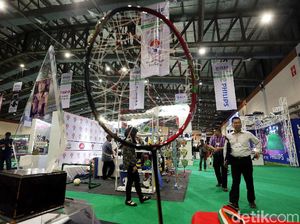 Raket Bolong Milik Marcus Gideon Mejeng di Pameran Olahraga JCC