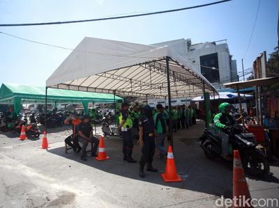Ada Shelter Ojek Online Lho di Stasiun Sudirman