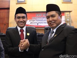Bapak dan Anak Dilantik Bareng Jadi Anggota DPRD Jombang