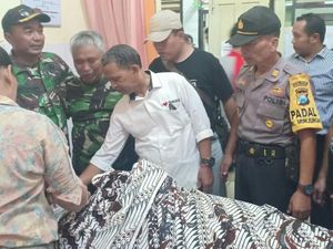 Seorang PNS Pemkab Trenggalek Meninggal Saat Ikut Pawai Budaya Seorang PNS Pemkab Trenggalek Meninggal Saat Ikut Pawai Budaya