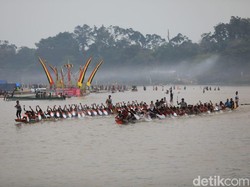 Menteri Pariwisata Resmi Buka Festival Pacu Jalur di Riau