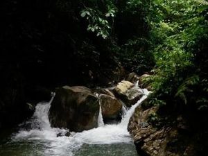 Menikmati Air Terjun Cantik di Aceh Barat Daya
