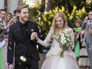 Foto: Momen Romantis Pernikahan YouTuber Terkaya PiewDiePie dan Marzia