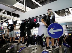 Sempat Duduki Stasiun MTR, Aksi Protes di Hong Kong Berakhir Ricuh