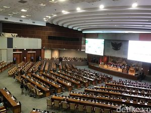 Suasana Rapat Paripurna RUU APBN Saat 257 Anggota DPR Tak Hadir Suasana Rapat Paripurna RUU APBN Saat 257 Anggota DPR Tak Hadir