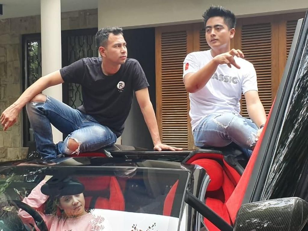 Hidup dengan Kemewahan, Cara Artis Dapatkan Pengakuan Hidup dengan Kemewahan, Cara Artis Dapatkan Pengakuan