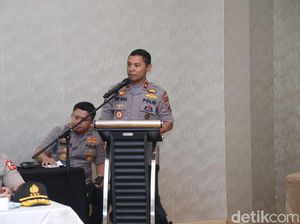 Polisi: Demo Ricuh Fakfak karena Konflik Pro-NKRI dengan Pro-Bintang Kejora Polisi: Demo Ricuh Fakfak karena Konflik Pro-NKRI dengan Pro-Bintang Kejora