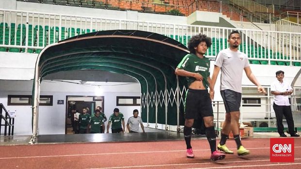 Bagus Kahfi (kiri) sukses menjalani operasi cedera kaki. (