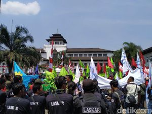 Buruh Minta Ridwan Kamil Dukung Penolakan Revisi UU Tenaga Kerja
