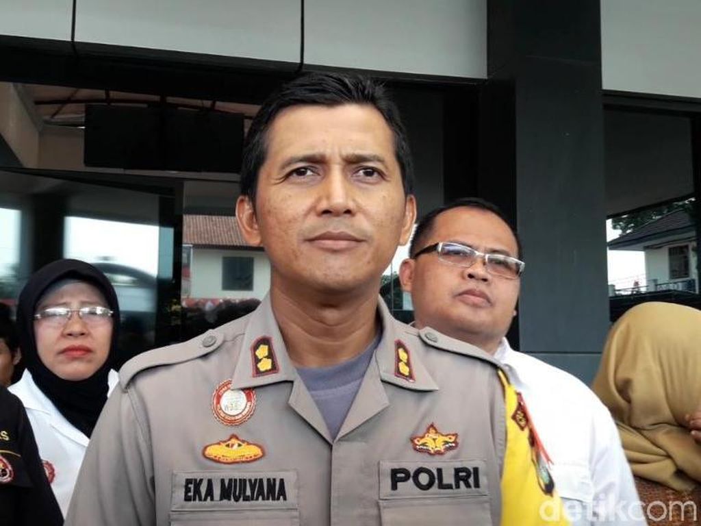 Siswi SMK di Bekasi yang Dipersekusi Senior Masih Trauma, Tak Mau Sekolah Siswi SMK di Bekasi yang Dipersekusi Senior Masih Trauma, Tak Mau Sekolah