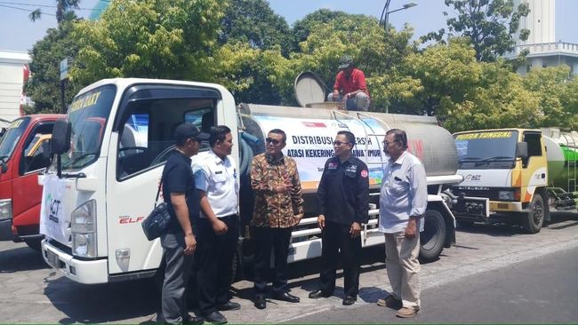 Berita ACT Jatim Salurkan 1 Juta Liter Air Bersih Atasi Kekeringan Jumat 19 April 2024