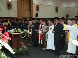 Resmi Dilantik, 50 Anggota DPRD Banyuwangi Diharap Punya Perda Berkualitas Resmi Dilantik, 50 Anggota DPRD Banyuwangi Diharap Punya Perda Berkualitas