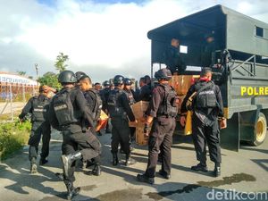 Bantu Ciptakan Situasi Kondusif, 2 SSK Brimob Tiba di Timika Bantu Ciptakan Situasi Kondusif, 2 SSK Brimob Tiba di Timika