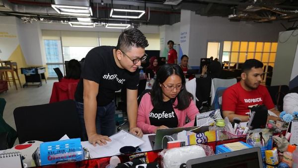 Fitur Cashback Rewards dan Kupon Belanja