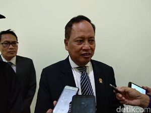 Tepis Bungkam Pergerakan Mahasiswa, Menristek: Apa Berpendapat Harus di Jalan? Tepis Bungkam Pergerakan Mahasiswa, Menristek: Apa Berpendapat Harus di Jalan?