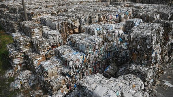 Jejak Sampah Impor di Mojokerto