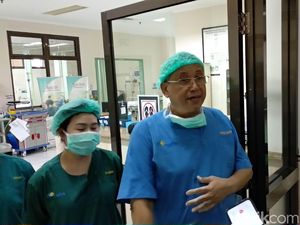 Terbakar Api Demo Mahasiswa, Briptu Yudi Jalani Operasi Plastik